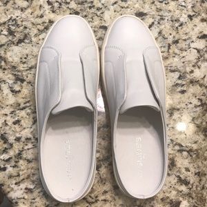 J/slides shoes